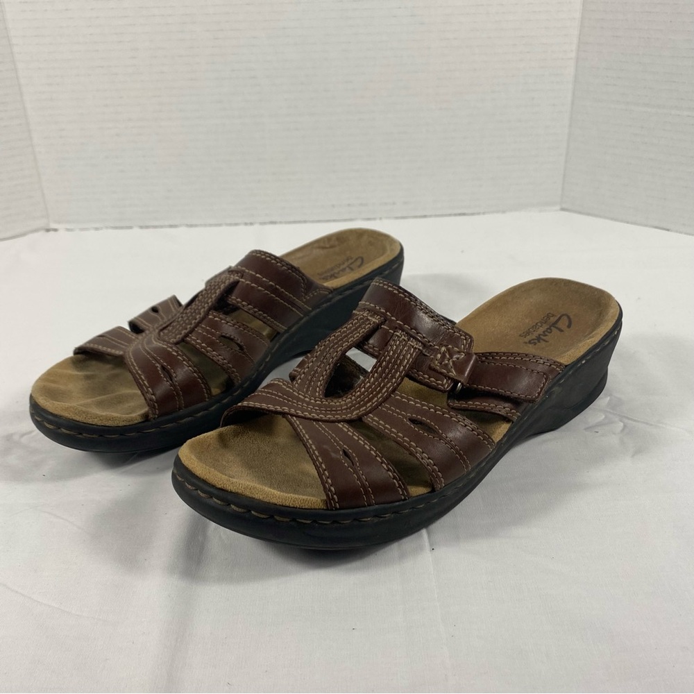 Clarks Womens 9.5M Sandals Brown Leather Slides Shoe Casual Open Toe Wedge Heel